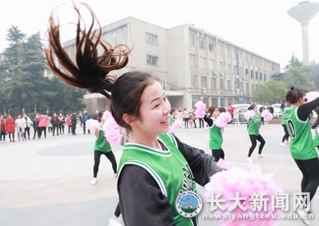 健康長大 長江大學(xué)2018年迎新健康跑快樂開跑